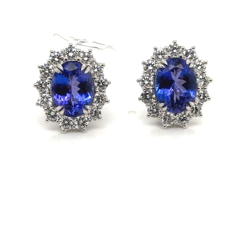 10.33 Karat Tanzanite Küpe