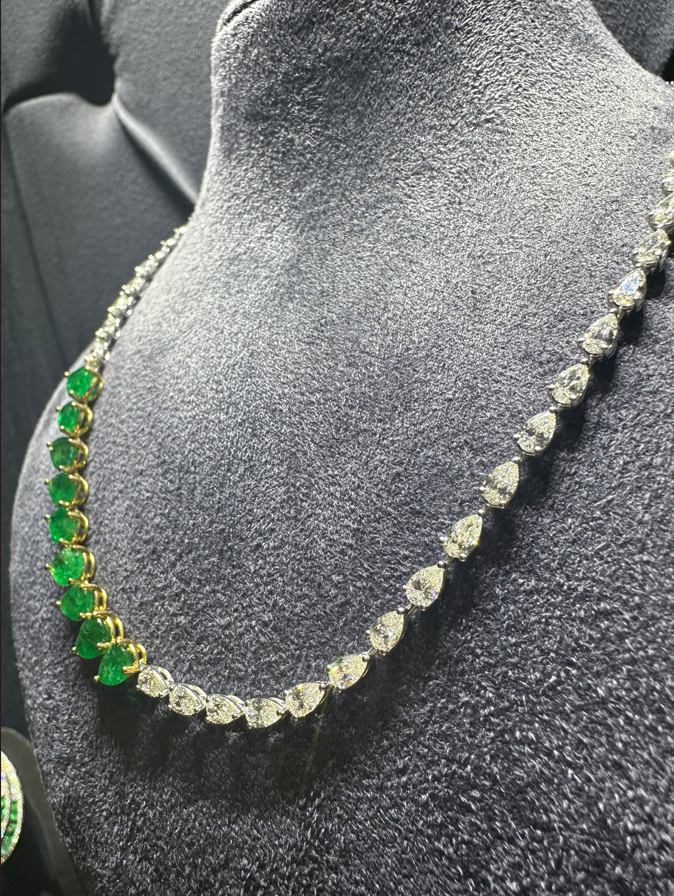 4.48 Karat Pırlanta 10.08 Karat Zümrüt Kolye