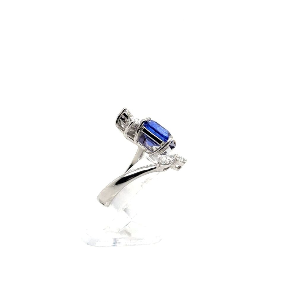 1.57 Karat Pırlanta 18K Tanzanite Özel Tasarım Yüzük