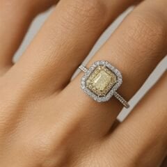 1.08 Karat Pırlanta Sarı Sapphire Detaylı Fancy 18K Yüzük