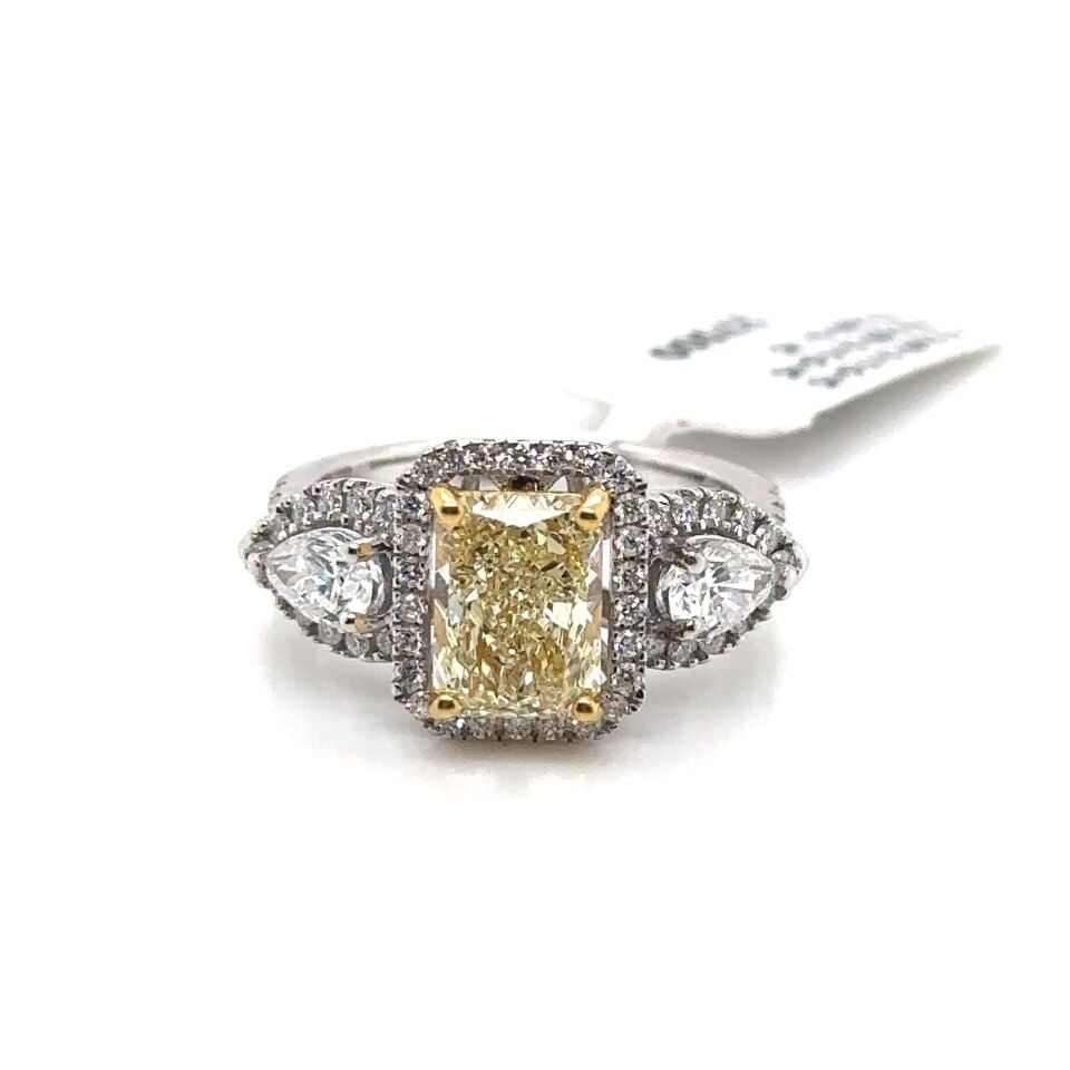 2.00 Karat Fancy Sarı Pırlanta Yüzük