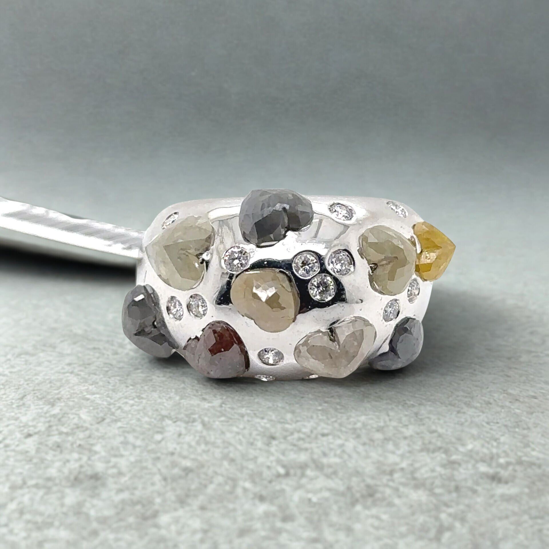 2.10 Karat Elmas 0.56 Karat Pırlanta Kalp Detaylı Yüzük 15