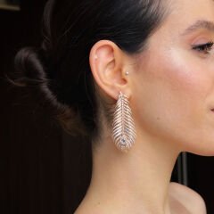 Boucheron Plume de Paon Rose Altın Küpe – 18K Pembe Altın & Pırlanta