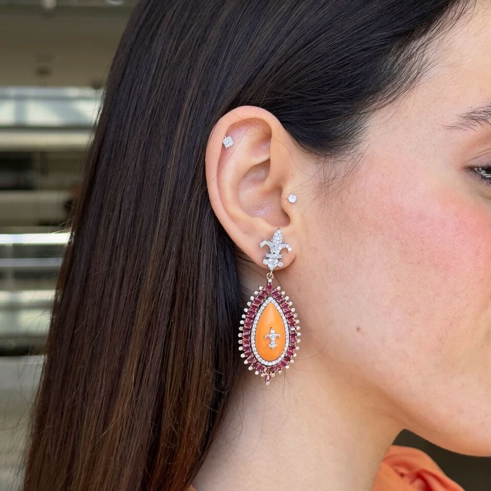 2.18 Karat Pırlanta 4.29 Karat Yakut Küpe