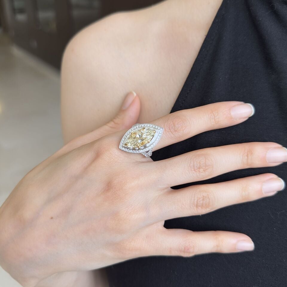 1.70 Karat Pırlanta 5.17 Karat Fancy  Yüzük