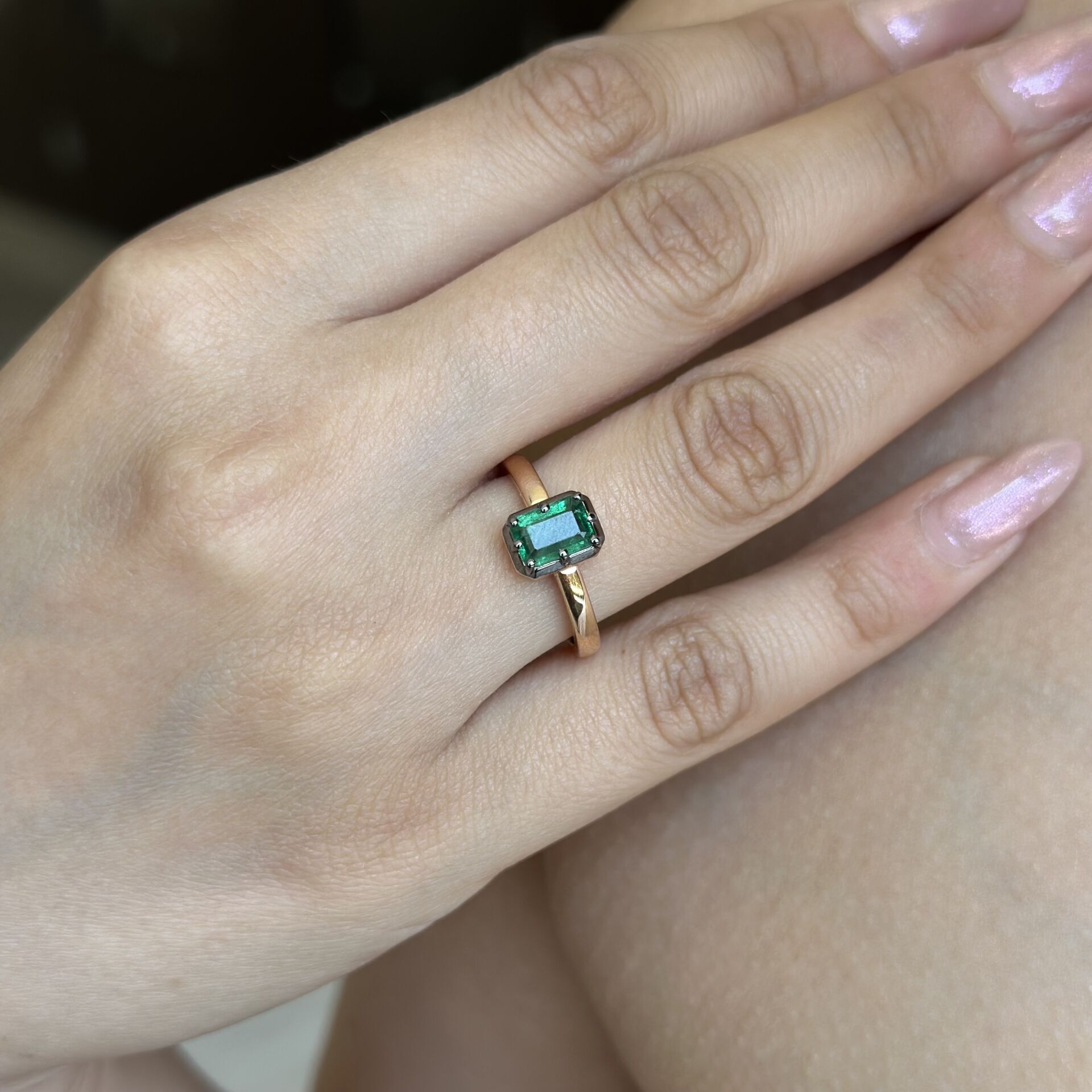 0.76 Karat Zümrüt Yüzük