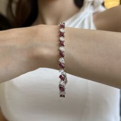1.47 Karat Pırlanta 8.42 Ct Yakut Bileklik