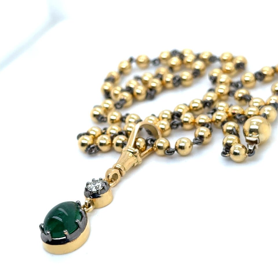 0.36 Karat Pırlanta 3.05 Karat Zümrüt Kolye