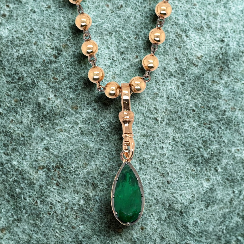 3.70 Karat Zümrüt Kolye