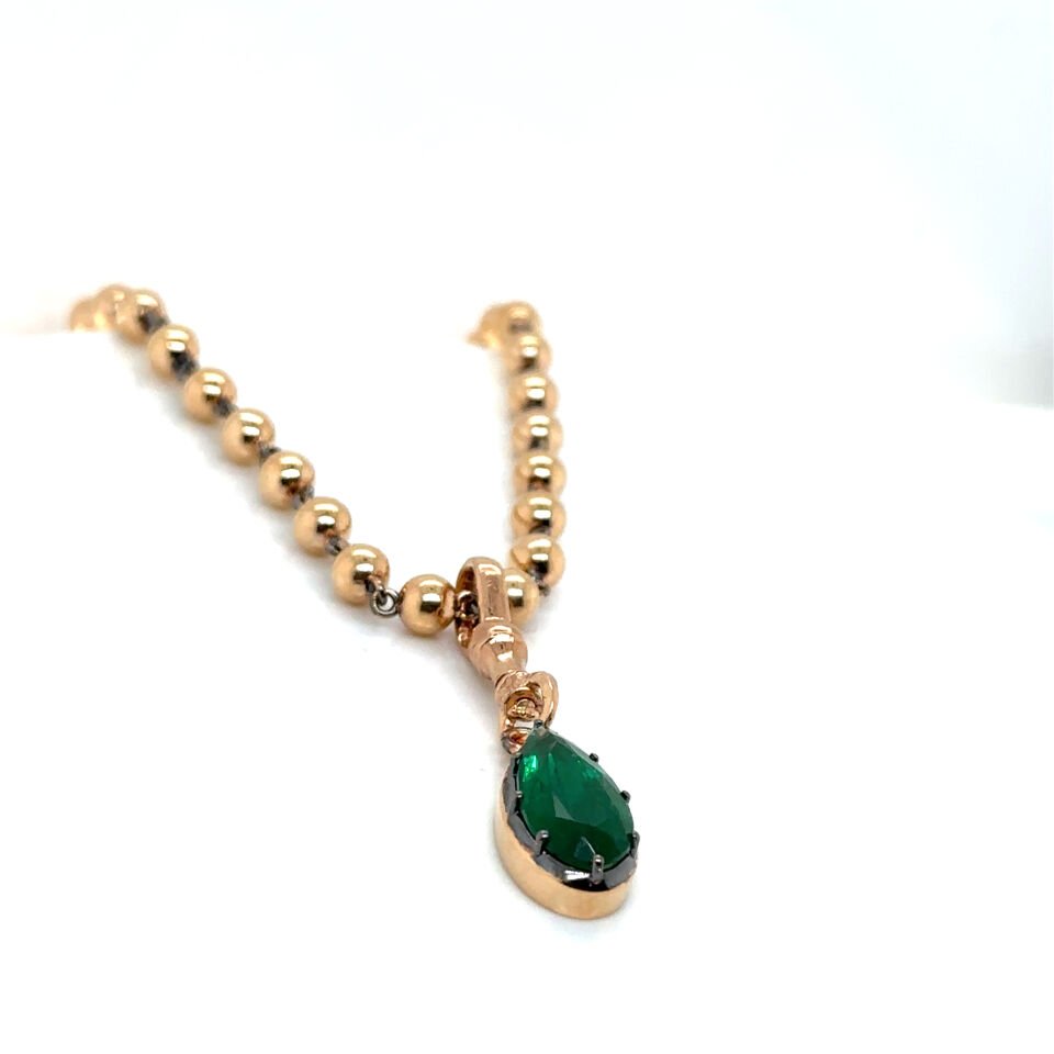 3.70 Karat Zümrüt Kolye