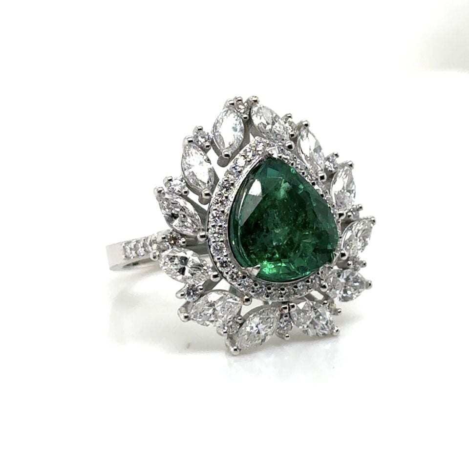 0.65 Karat Pırlanta Zümrüt Yüzük